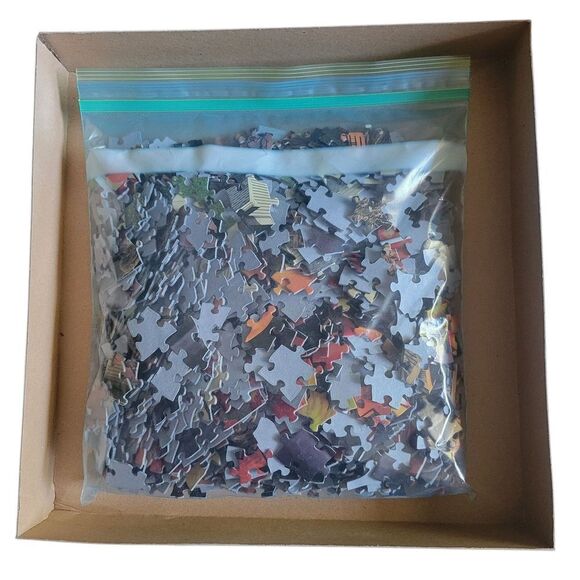 Halloween Globe Puzzle - 1000 Pieces - Picture 2 of 2